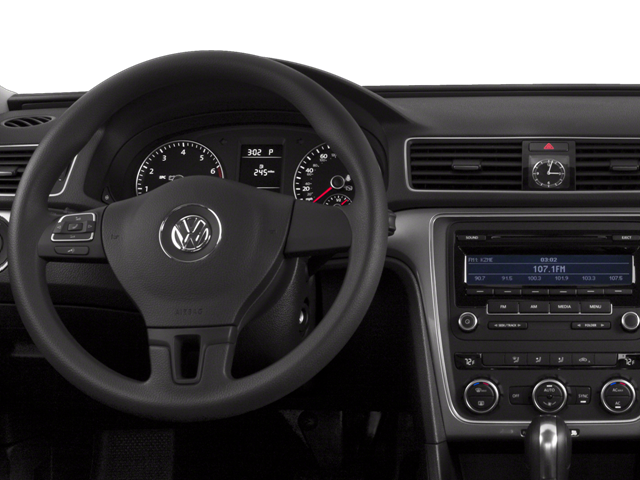 2015 Volkswagen Passat 1.8T SE w/Sunroof & Nav